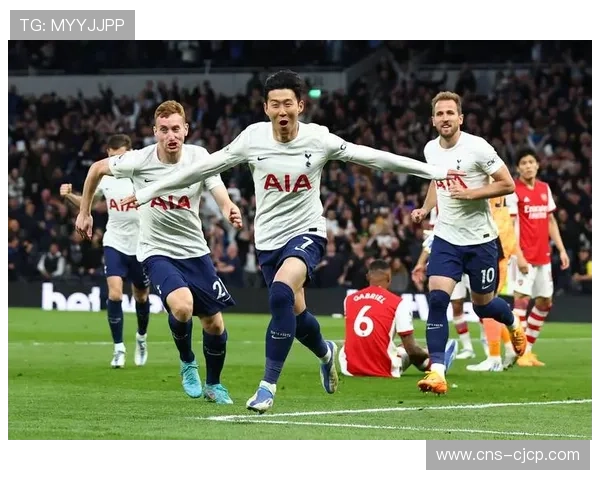 热刺三后卫阵型下半场奏效,压缩曼城进攻空间 热刺三后卫阵型下半场奏效,压缩曼城进攻空间