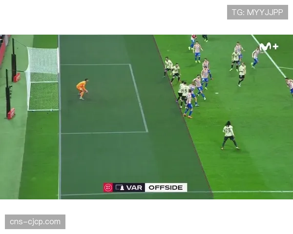 争议判罚改变走势？裁判专家复盘莱比锡对阵法兰克福的点球判罚